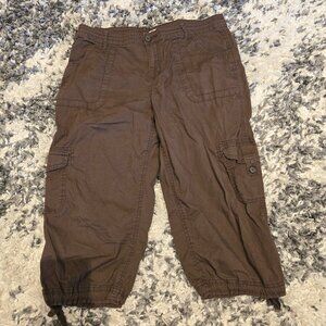 St. John’s Bay Women’s Cargo Capri Pants | Size 12 | Brown